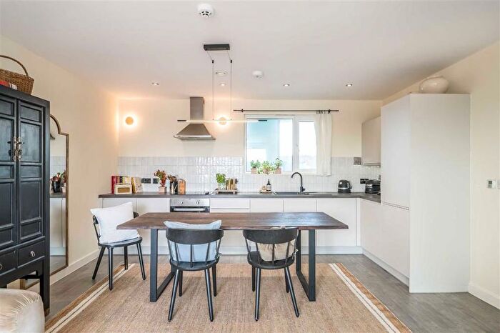 2 Bedroom Flat For Sale In Sidney Road, Brixton, SW9