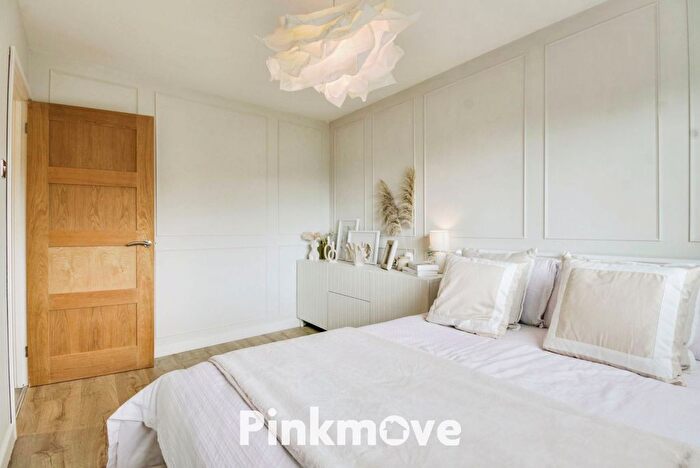 3 Bedroom Cottage For Sale In Waltwood Park Drive, Llanmartin, Newport, NP18