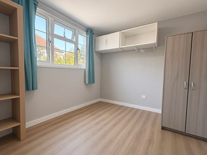 1 Bedroom Flat To Rent In Village Way, Ashford, TW15