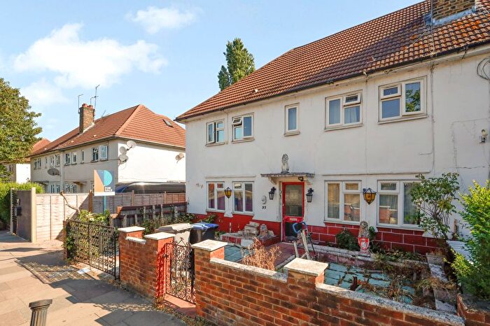 2 Bedroom Flat For Sale In Bridge Road, London, NW10