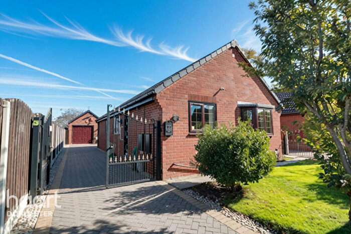 3 Bedroom Detached Bungalow For Sale In Broadwater Drive, Dunscroft, Doncaster, DN7