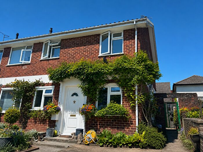 2 Bedroom Flat To Rent In Basingstoke, Hampshire, RG21