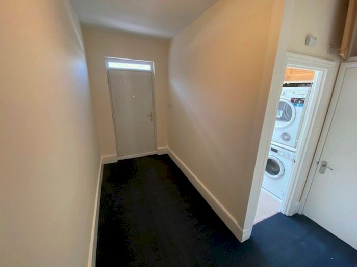 3 Bedroom Maisonette To Rent In Fife Road, Kingston Upon Thames, KT1