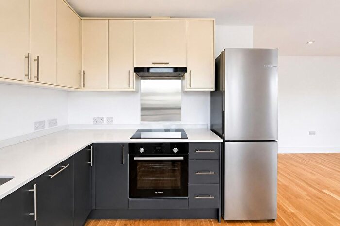 2 Bedroom Flat To Rent In - Seven Sisters Road, London, N15