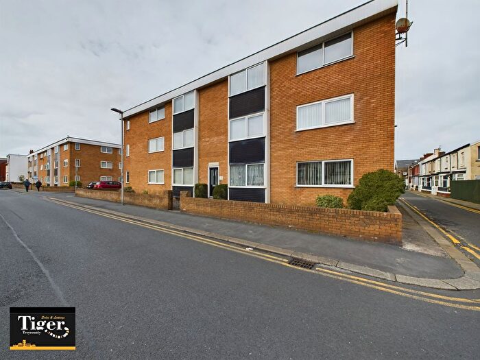 2 Bedroom Flat To Rent In Rawcliffe Street, Blackpool, Lancashire, FY4