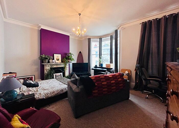 3 Bedroom Flat To Rent In St. Georges Terrace, Brighton, BN2
