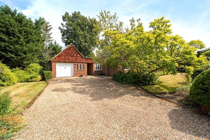 3 Bedroom Detached House For Sale In Woodstock, West Clandon, GU4
