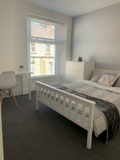 5 Bedroom House To Rent In Kensington Road, PL4