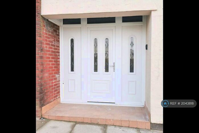 2 Bedroom Flat To Rent In Heol Brynhyfryd, Pontypridd, CF38