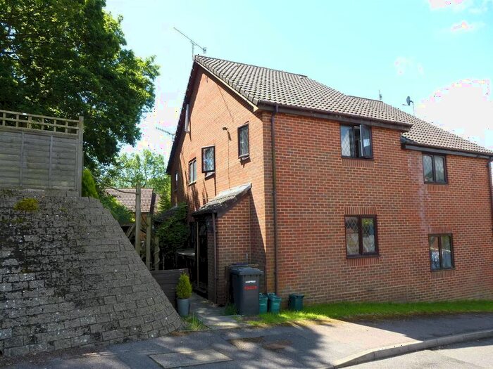 1 Bedroom Semi-Detached House To Rent In Mill Close, Haslemere, GU27