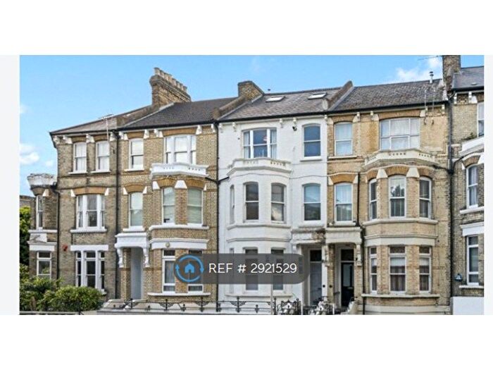2 Bedroom Maisonette To Rent In Rosslyn Road, Twickenham, TW1