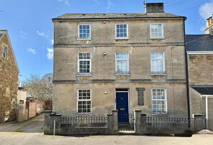 1 Bedroom Flat For Sale In Victoria Road, Cirencester, GL7