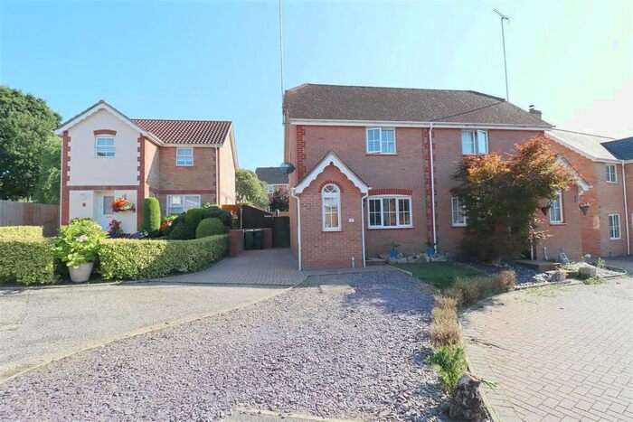 2 Bedroom Semi-Detached House To Rent In Bulrush Close, Braintree, CM7