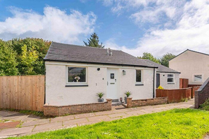 3 Bedroom Semi-Detached House For Sale In Warwickhill, Irvine, KA11