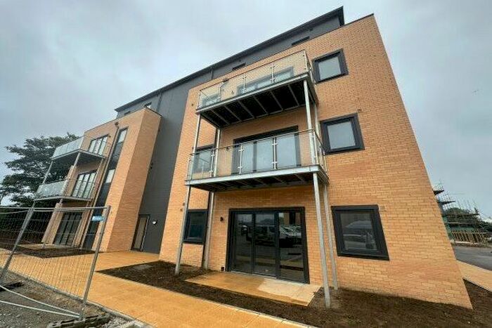 2 Bedroom Flat To Rent In Penny Place, Ashford, TN24