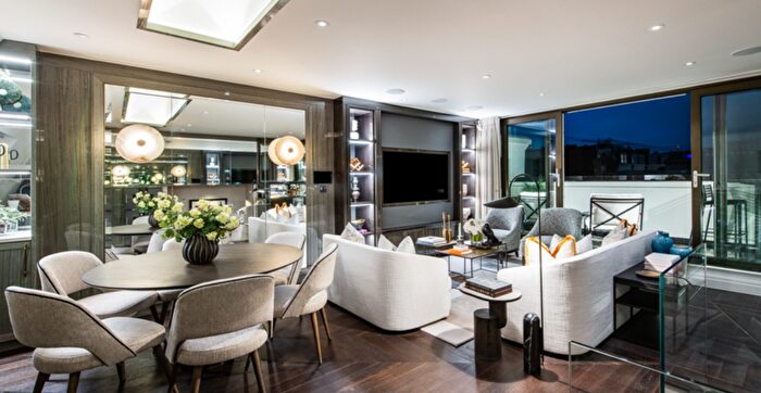 3 Bedroom Flat To Rent In Prince Of Wales Terrace, London, W8