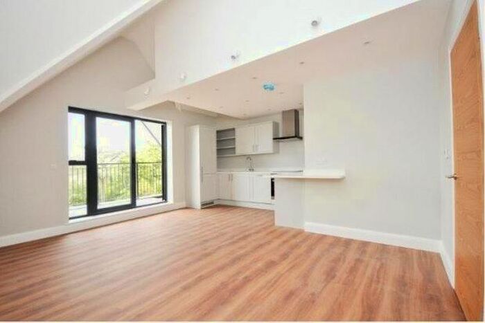 2 Bedroom Flat To Rent In Sleeper Meadows Apartments, South Croydon, CR2