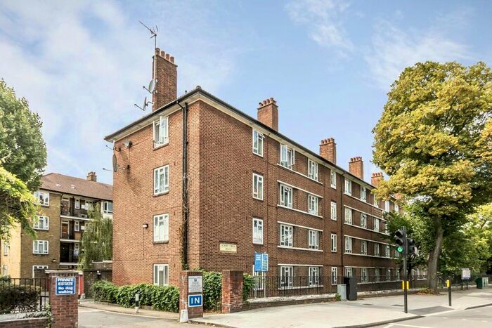 3 Bedroom Flat To Rent In Fulham Palace Road, London, SW6