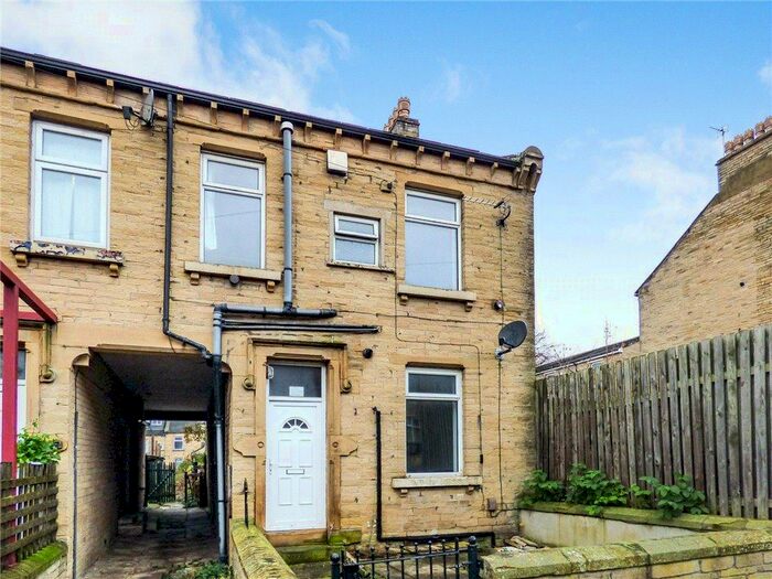 Houses for sale & to rent in BD8 9SU, West Park Road, Toller Bradford