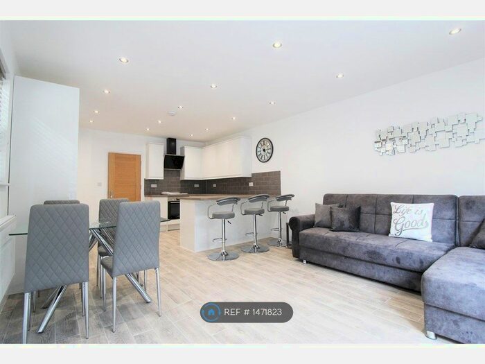 2 Bedroom Flat To Rent In Alexandra Park Road, London, N22