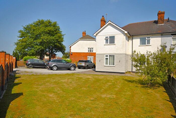 4 Bedroom End Of Terrace House For Sale In Scrooby Road, Bircotes, Doncaster, DN11