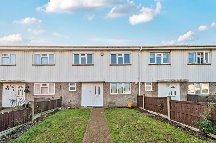 3 Bedroom Terraced House For Sale In Aspen Close, Swanley, BR8