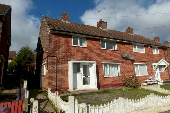 3 Bedroom Semi-Detached House To Rent In Limes Crescent, Shirebrook, NG20