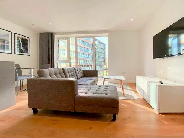 1 Bedroom Flat To Rent In Admiralty House, Vaughan Way, London, E1W