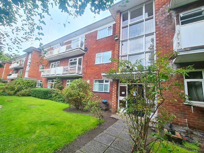2 Bedroom Flat For Sale In Palatine Road, Didsbury, Greater Manchester, M20