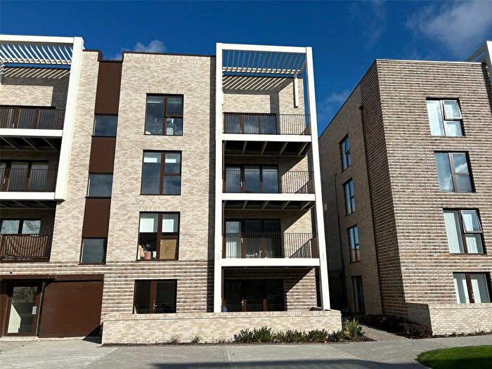 2 Bedroom Apartment To Rent In Genome Close, Cambridge, Cambridgeshire, CB3