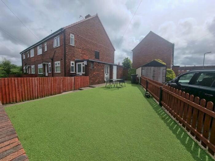 2 Bedroom Flat To Rent In Kenneth Close, Bootle, L30