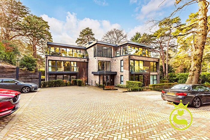 2 Bedroom Flat For Sale In The Everglades, Lindsay Road, BH13