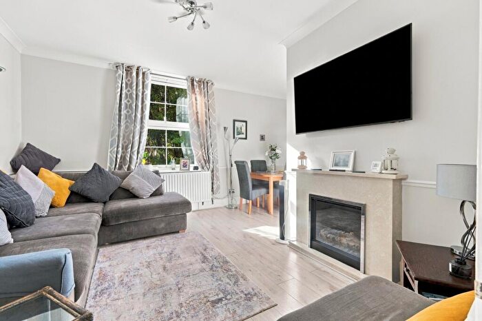 2 Bedroom Flat For Sale In Matilda House, St. Katharines Way, Wapping, E1W