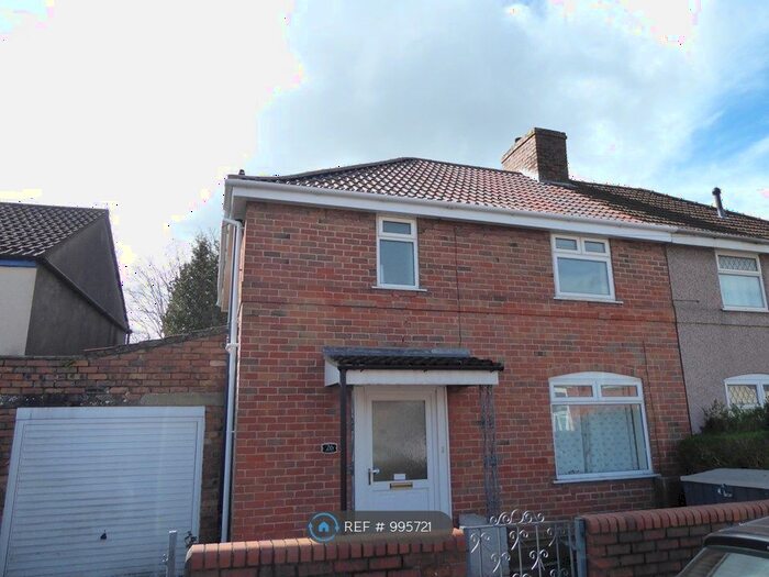 3 Bedroom Semi-Detached House To Rent In Broad Road, Bristol, BS15