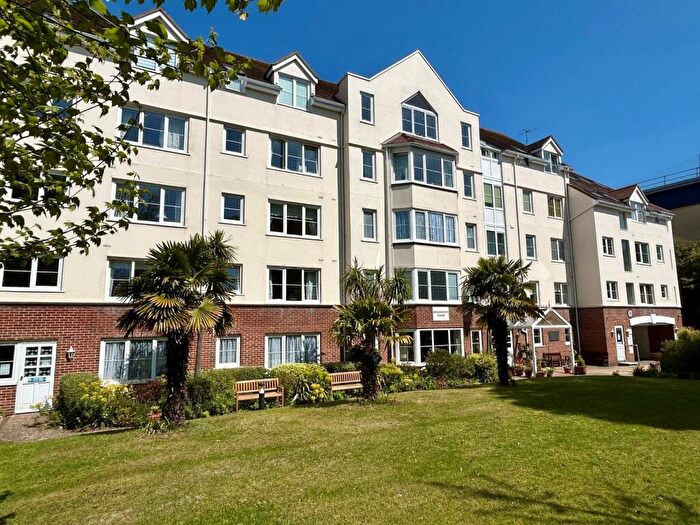 2 Bedroom Retirement Property For Sale In Poole Road, Bournemouth, BH2