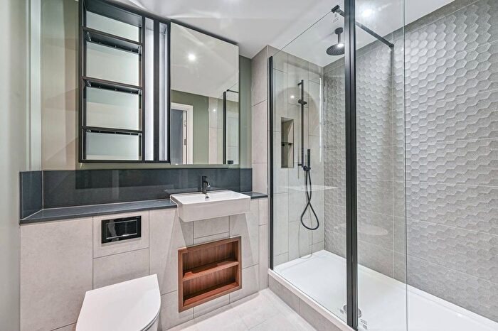 3 Bedroom Flat For Sale In Astell Road, Kidbrooke, SE3