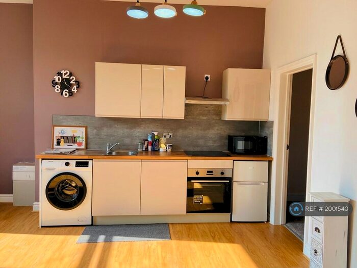 2 Bedroom Flat To Rent In Drive, Liverpool, L13