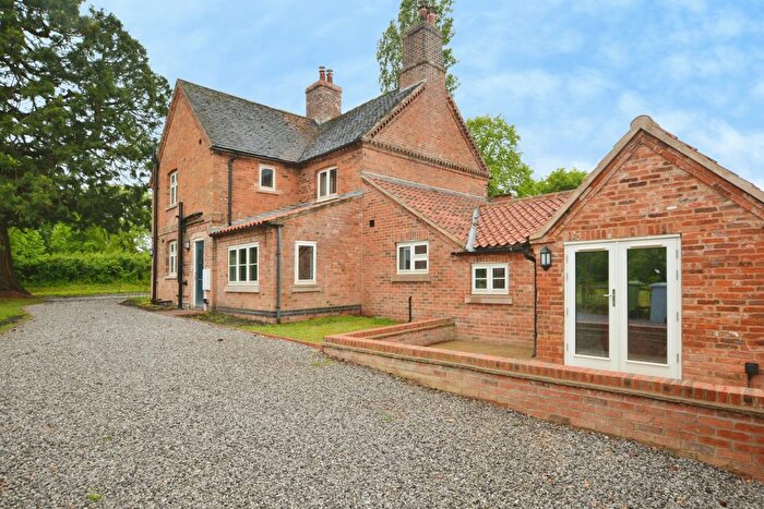 3 Bedroom Semi Detached House For Sale In Roewood Lane, Winkburn, NG22