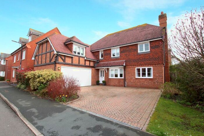 5 Bedroom Detached House To Rent In Ashmore Avenue, Angmering, Littlehampton, West Sussex, BN16