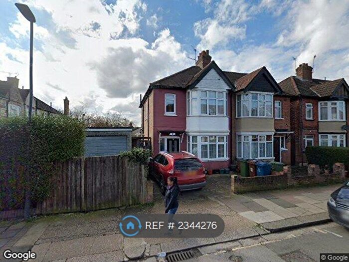 3 Bedroom Semi-Detached House To Rent In The Gardens, Harrow, HA1