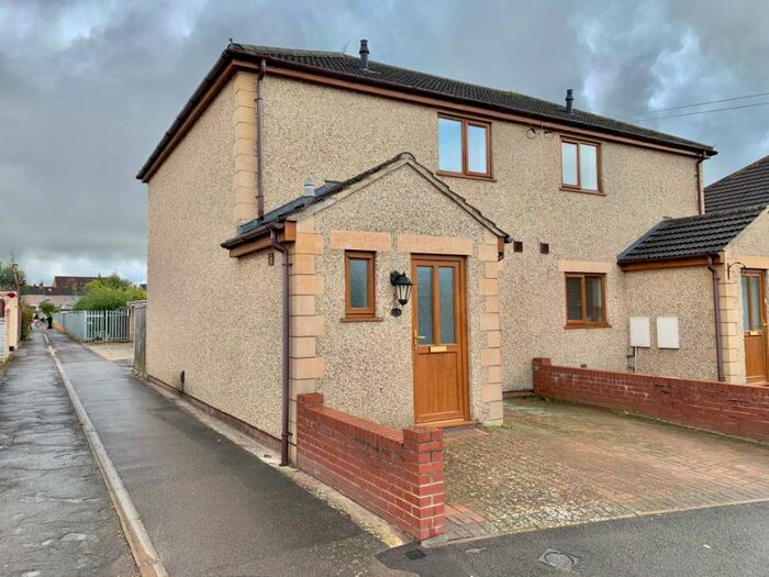 2 Bedroom Semi-Detached House To Rent In Rodbourne, SN2