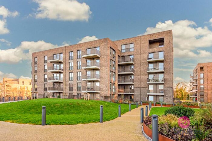 2 Bedroom Flat To Rent In Ridgeway View, London, NW7