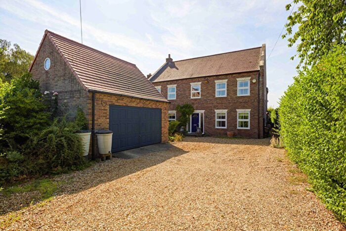 4 Bedroom Detached House For Sale In Barton Road, Wisbech, Cambridgeshire, PE13