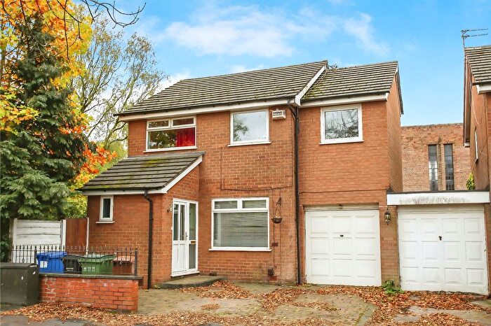 4 Bedroom Link Detached House To Rent In Tatton Road North, Stockport, Greater Manchester, SK4