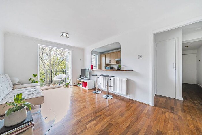 1 Bedroom Flat For Sale In Brompton Park Crescent, West Brompton, London, SW6