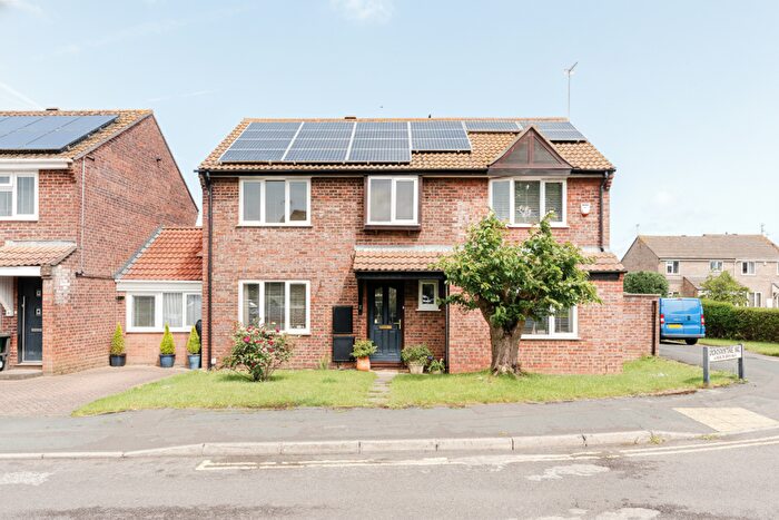 4 Bedroom Link Detached House For Sale In Constantine Avenue, Stoke Gifford, Bristol, Gloucestershire, BS34