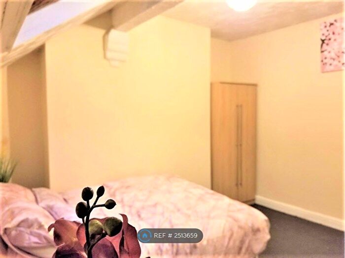 2 Bedroom Flat To Rent In Welholme Road, Grimsby, DN32