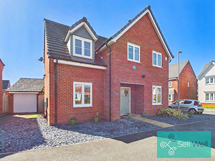 4 Bedroom Detached House For Sale In Horseley Avenue, Worsley, Manchester, M28