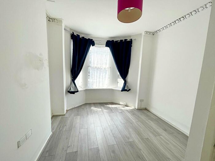 2 Bedroom Flat To Rent In Mackintosh Place, , Roath, CF24