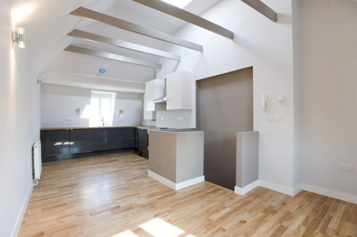 1 Bedroom Flat To Rent In Heath Street, Hampstead, NW3